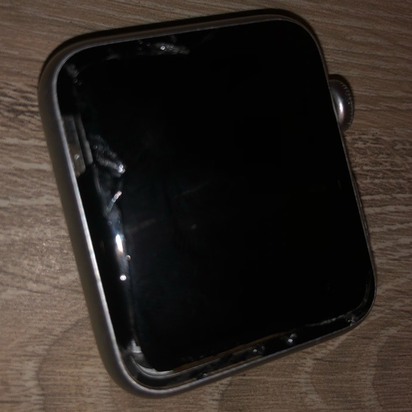 Series 1 - Apple Watch - 38 MM - Band - Charger - Picture 7 of 7